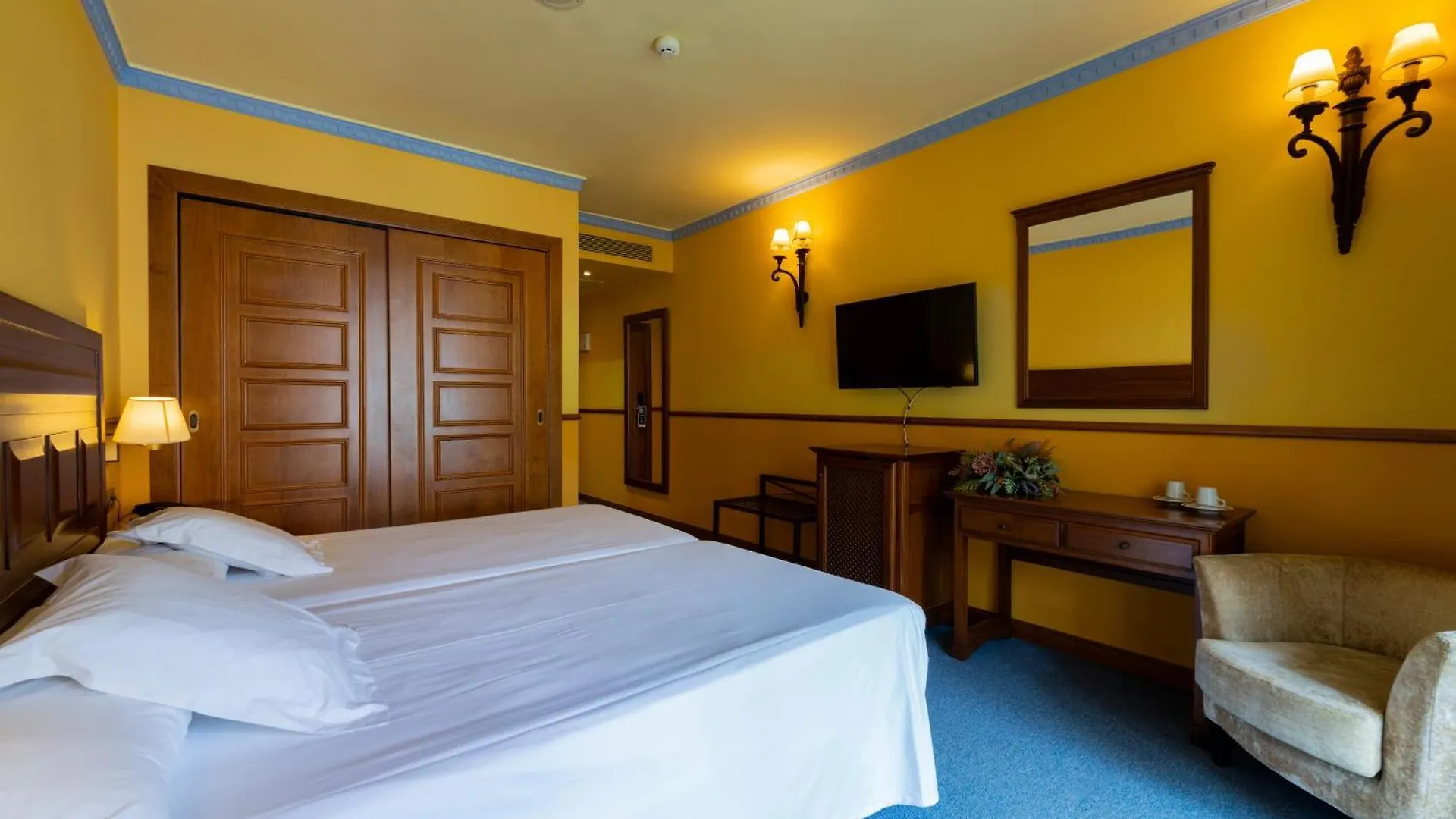 Hotel Antequera Hills 4*,