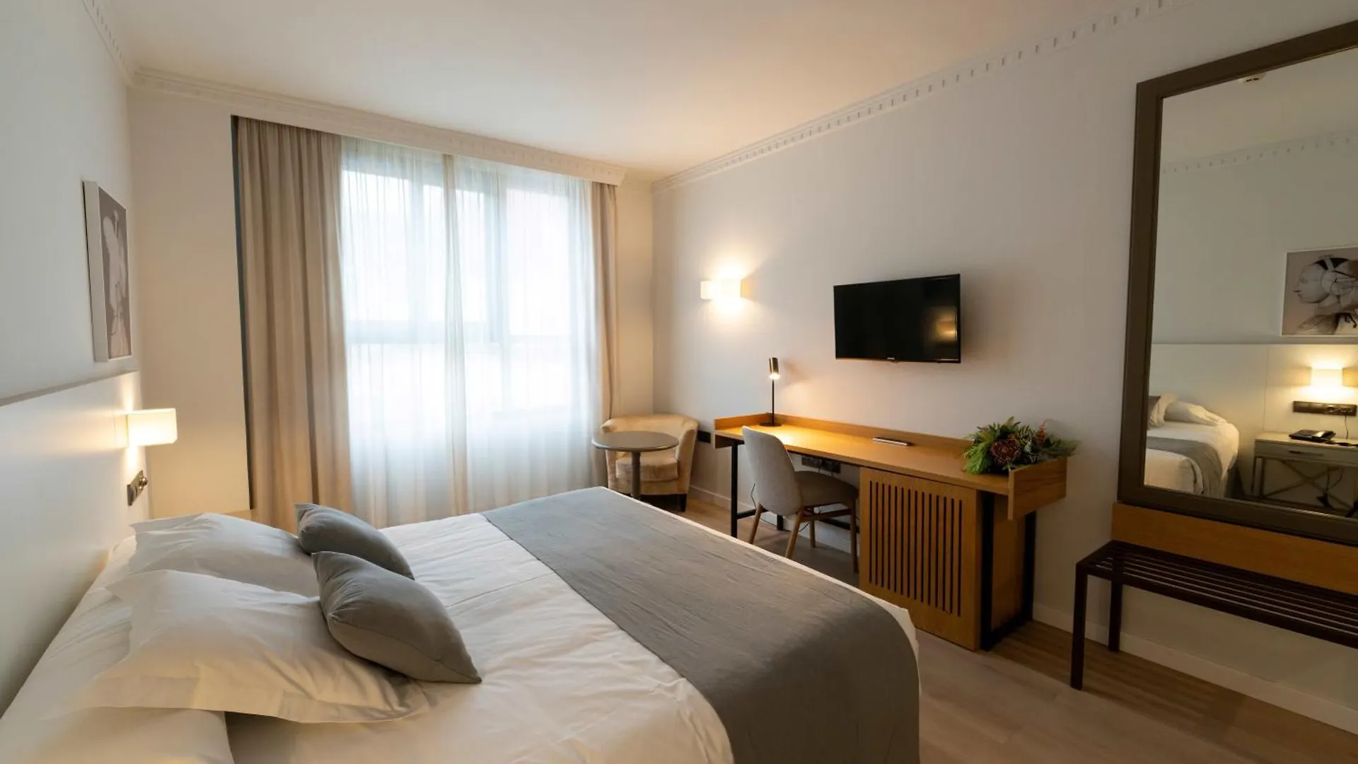 Hotel Antequera 4*,